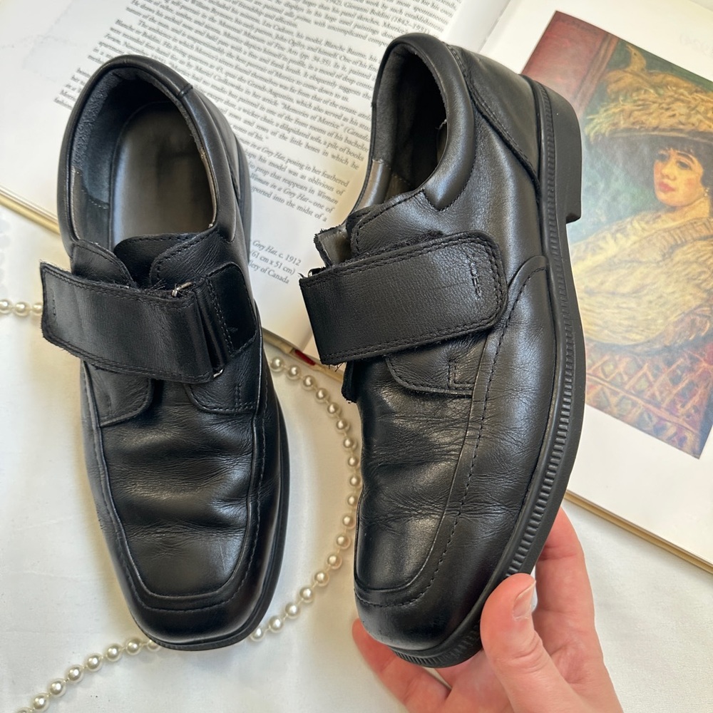 Geox Women's Black Leather Loafers - Picture 14 of 14
